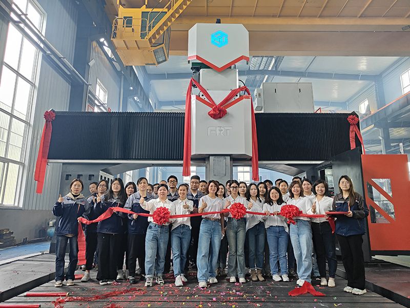 重磅消息！洛陽(yáng)宇捷13米數(shù)控龍門鏜銑床正式投產(chǎn)使用!